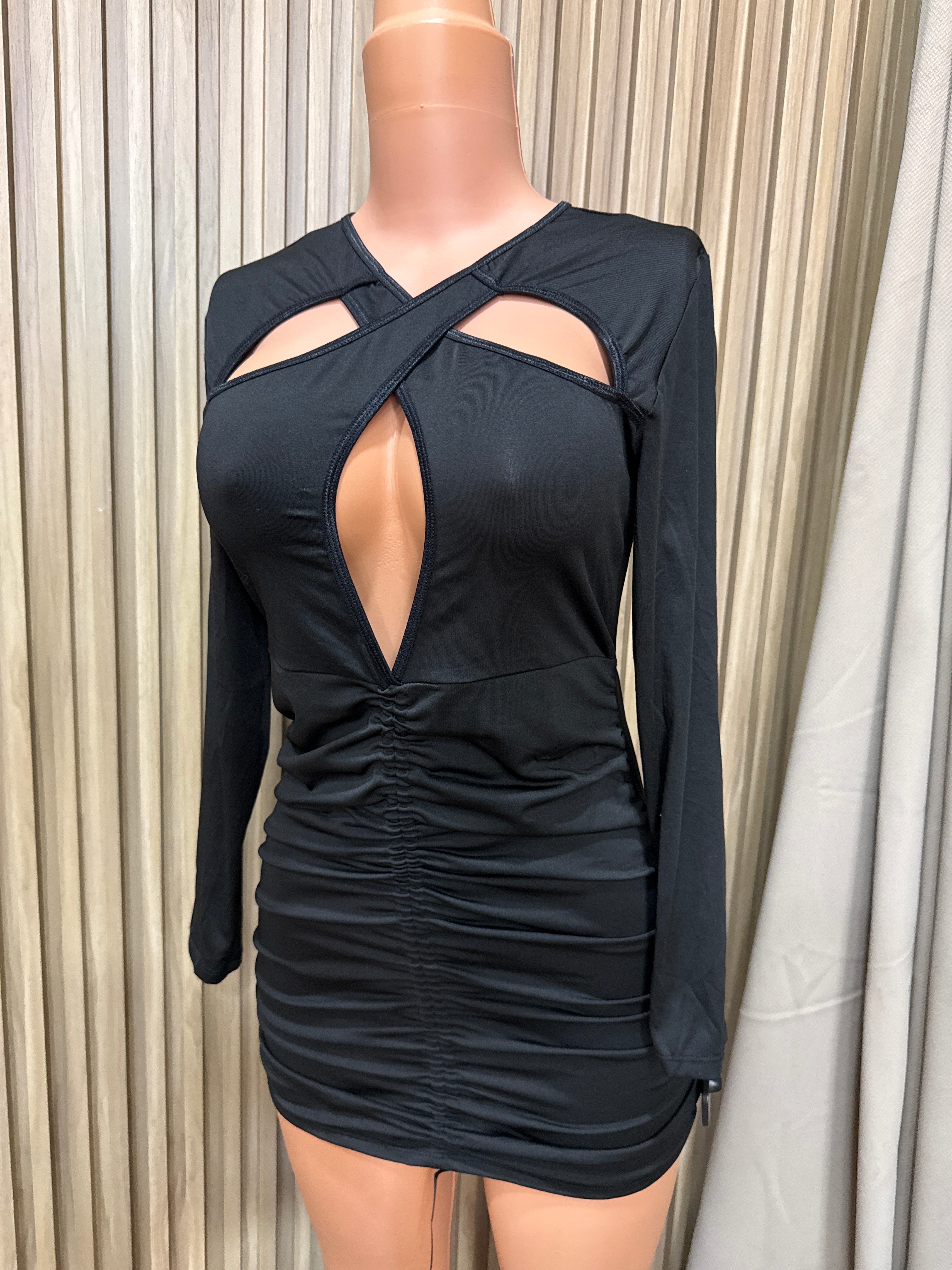 Vestido escote negro