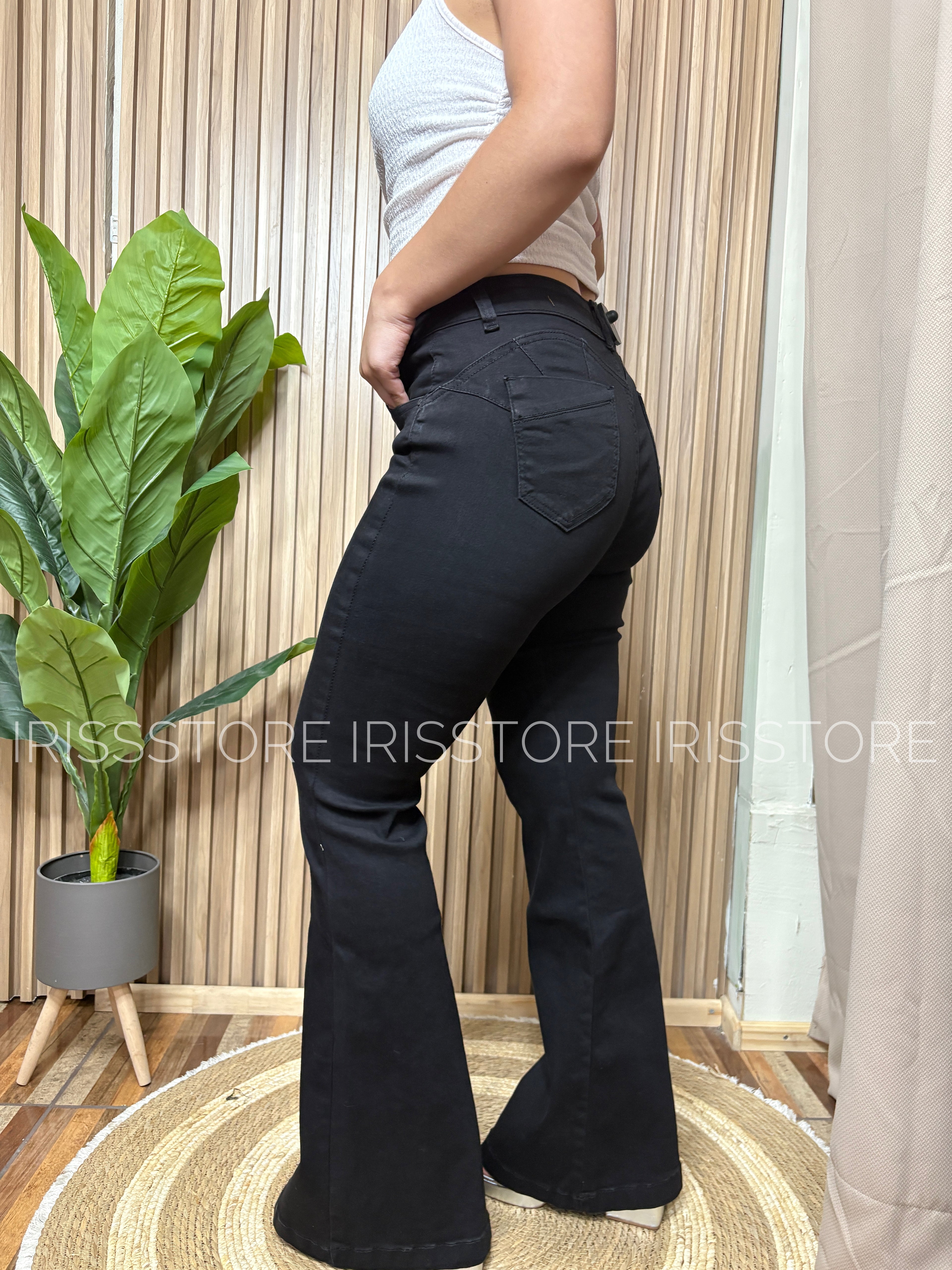 Jeans flare botones negro DIRTY