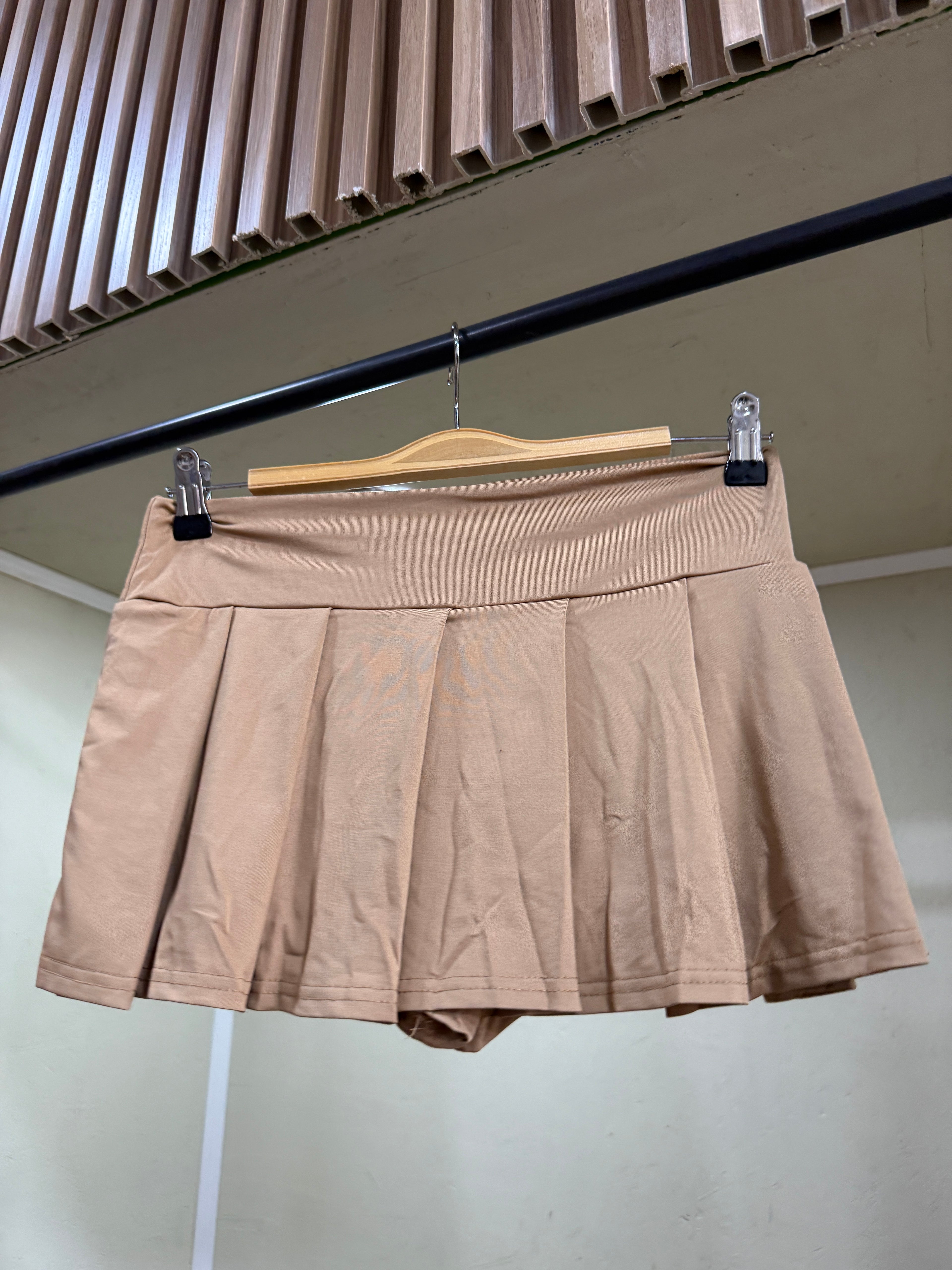 Falda short tableada