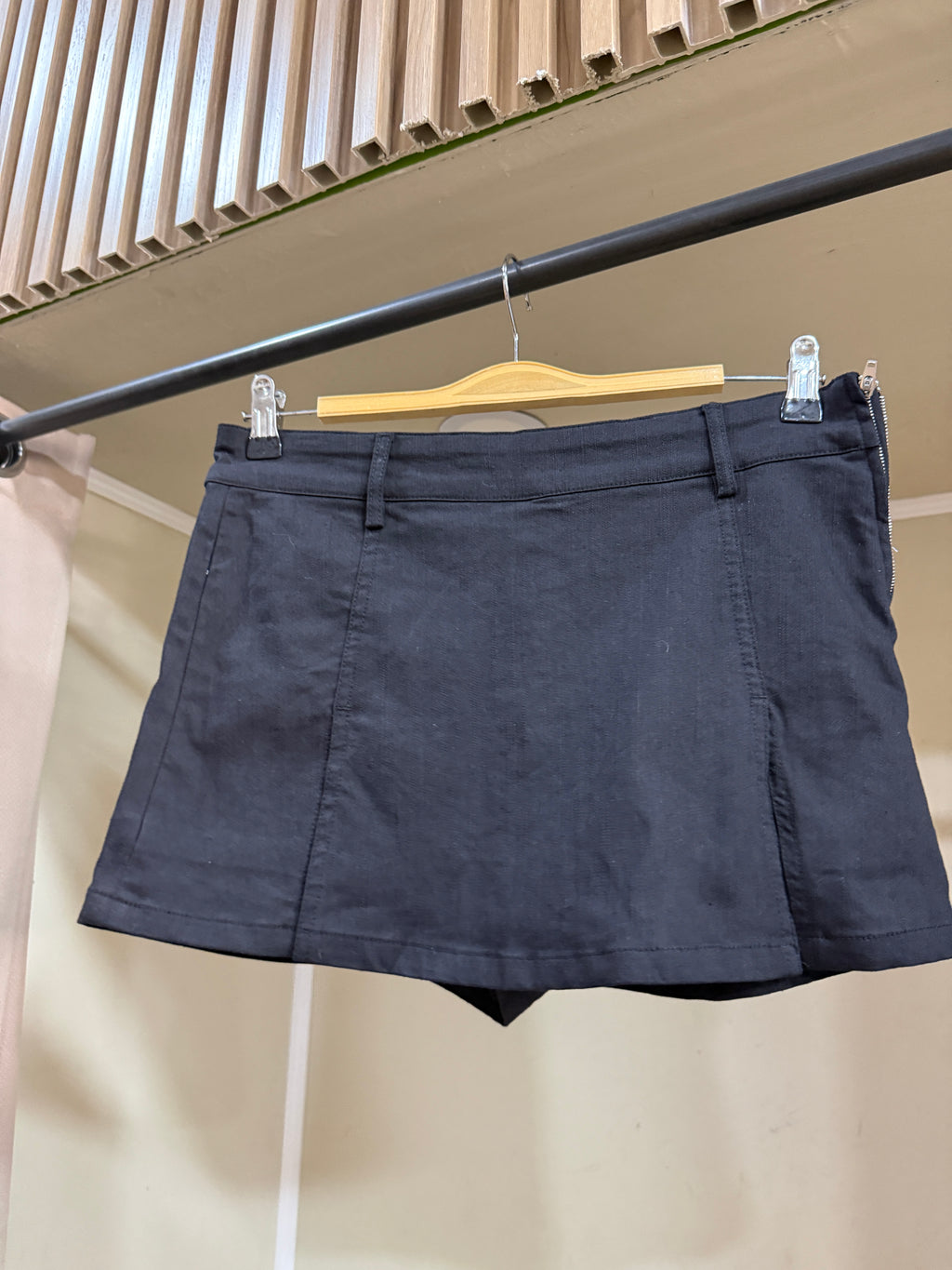 Falda short gabardina